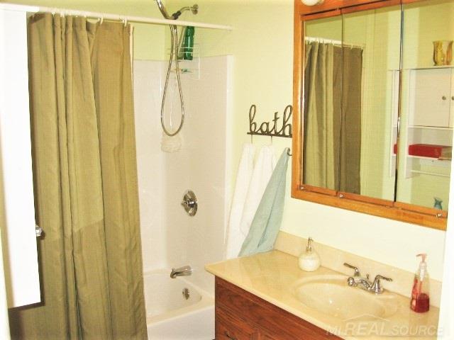 7086 Emerson Road Lexington, MI 48450 - Photo 19 of 32 Full Bath
