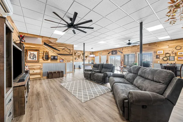 $975,000 | 124 Eagle Nest Court, Dover, TN 37058