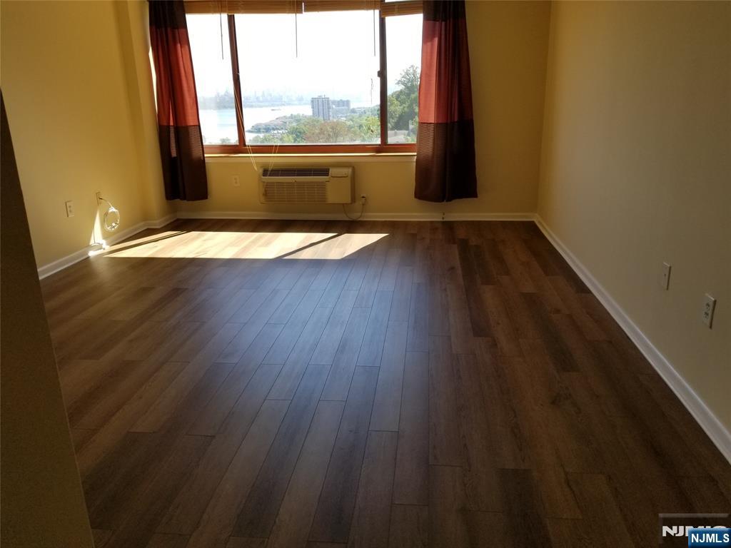100 Old Palisade Road, Unit 702 Fort Lee, NJ 07024 - Photo 22 of 37
