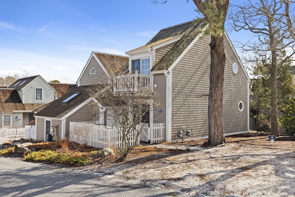 4 Hyannis Point Road, Unit 4 Mashpee, MA 02649 - Photo 3 of 39
