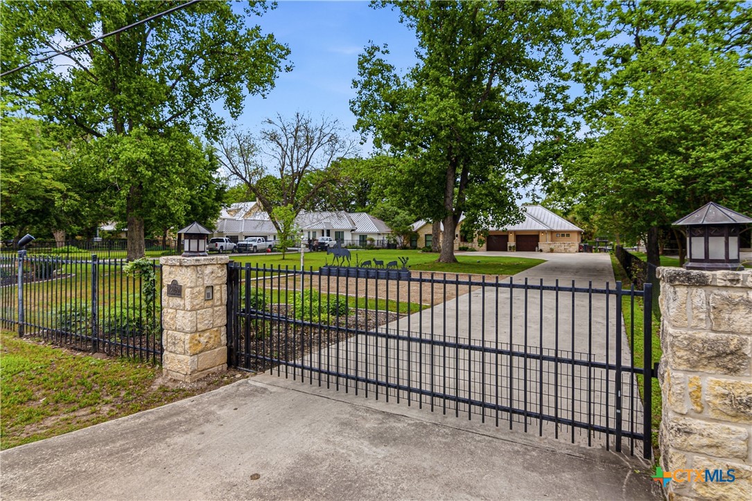 2065 Terminal Loop Road McQueeney, TX 78123 - Photo 8 of 48