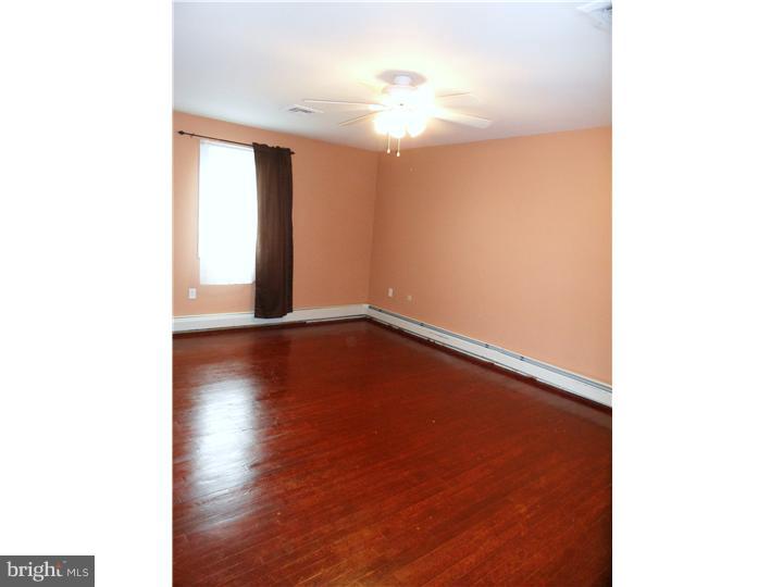 881 East Sandy Ridge Road Doylestown, PA 18901 - Photo 11 of 25 Bedroom - Main