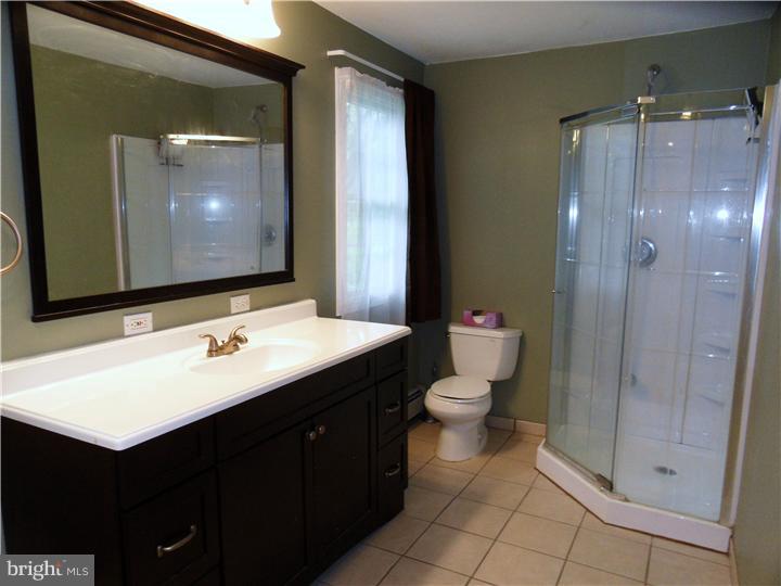 881 East Sandy Ridge Road Doylestown, PA 18901 - Photo 13 of 25 Bathroom