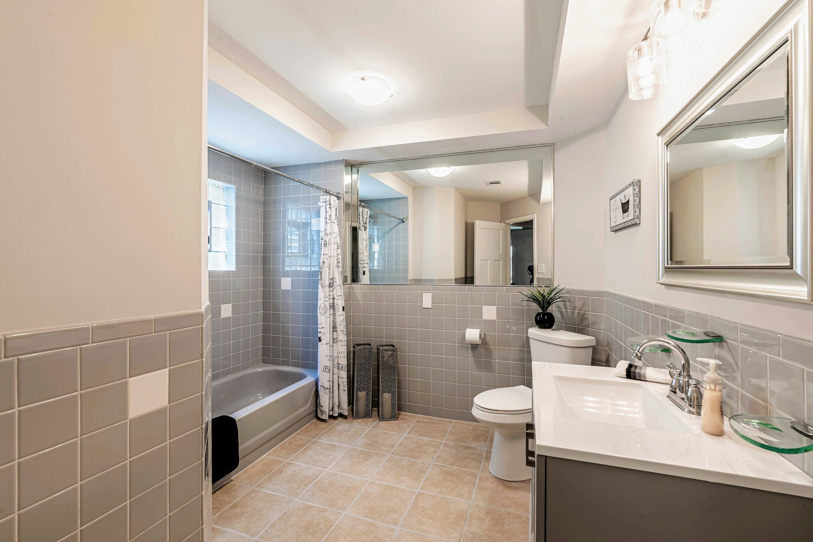 1235 West Barry Avenue, Unit 2 Chicago, IL 60657 - Photo 10 of 18