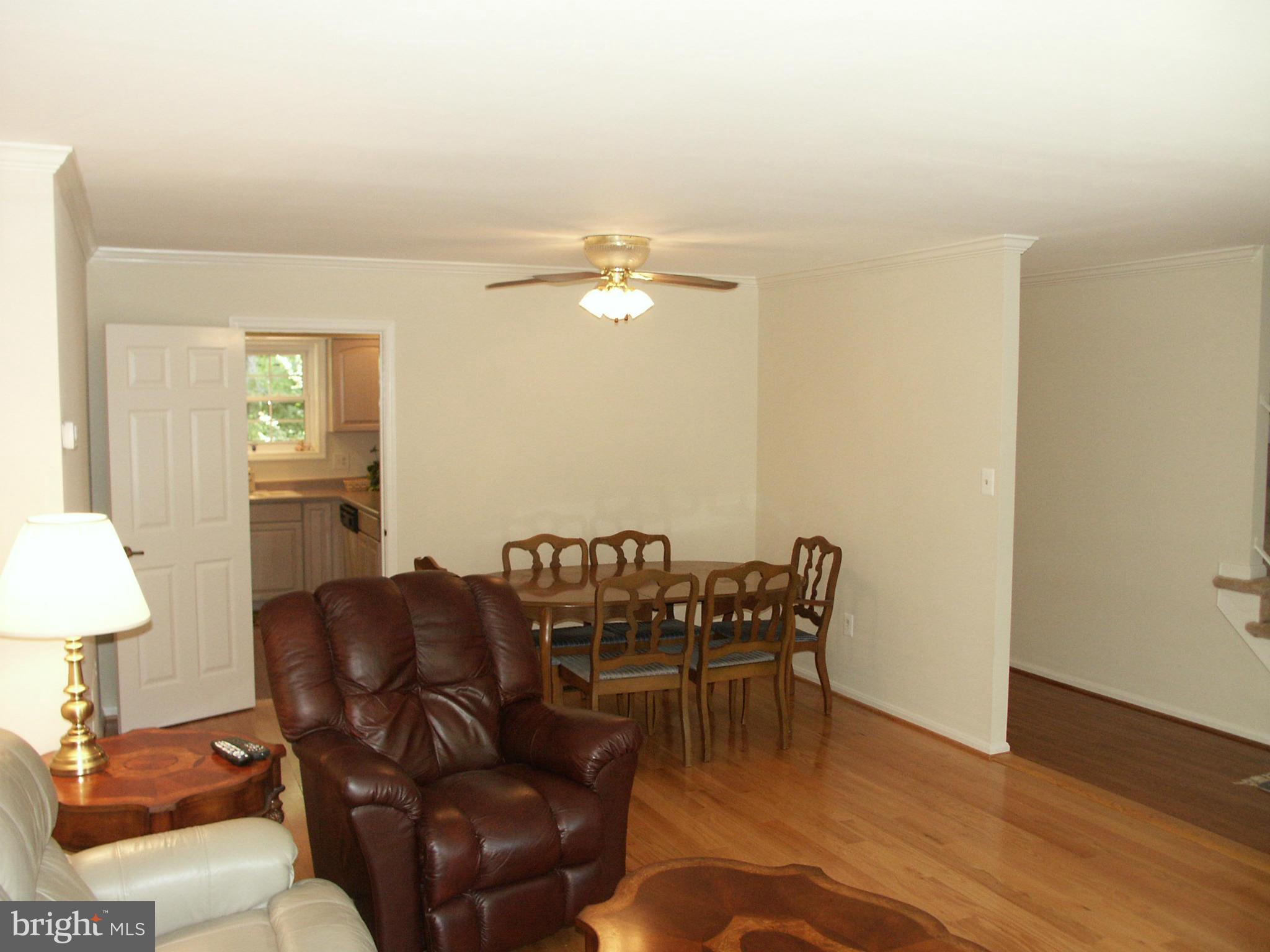 9016 Fox Grape Lane Springfield, VA 22152 - Photo 5 of 30 Living Room