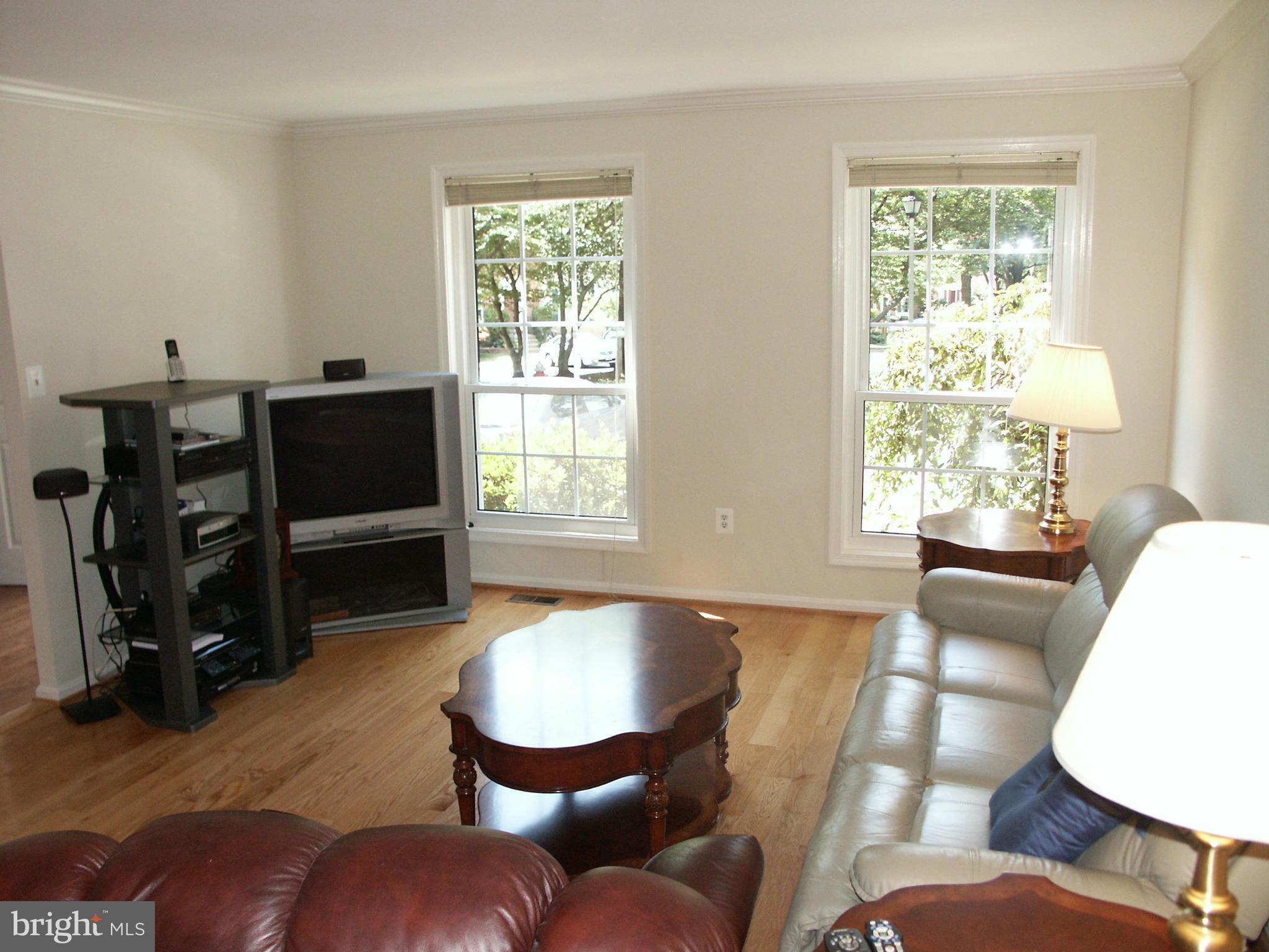 9016 Fox Grape Lane Springfield, VA 22152 - Photo 7 of 30 Living Room