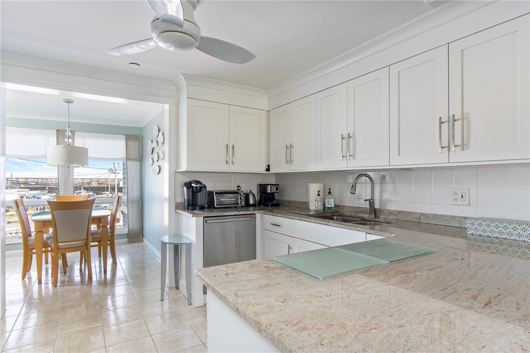 31 Coddington Street, Unit 27 Newport, RI 02840 - Photo 11 of 31