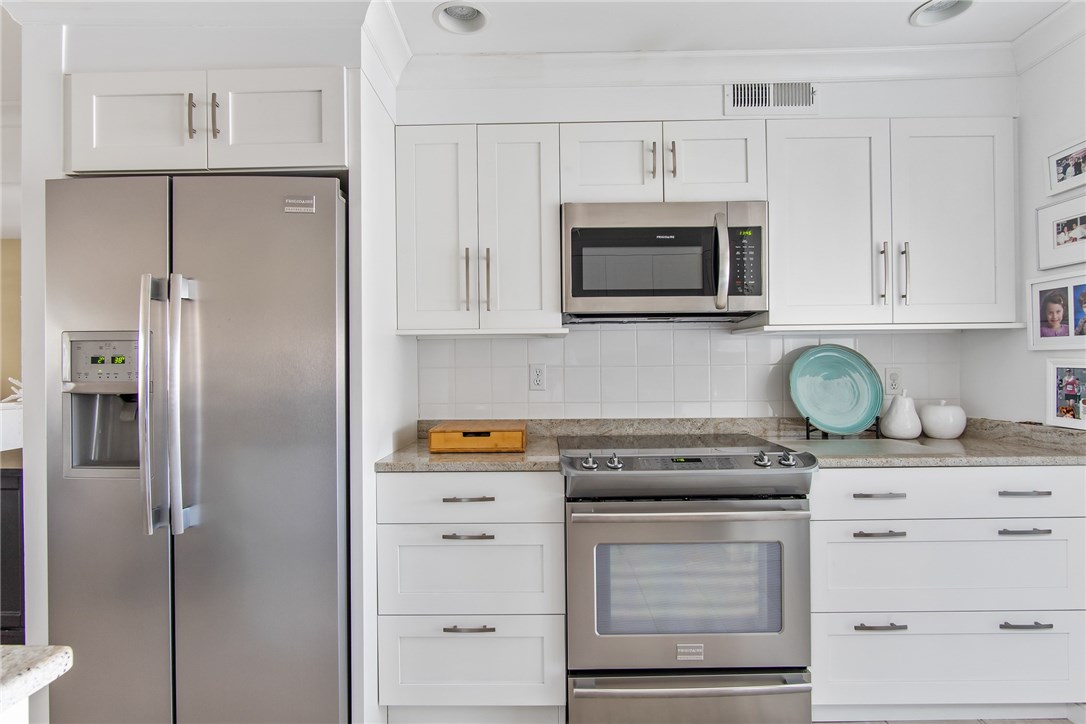 31 Coddington Street, Unit 27 Newport, RI 02840 - Photo 13 of 31