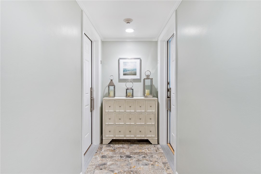 31 Coddington Street, Unit 27 Newport, RI 02840 - Photo 4 of 31