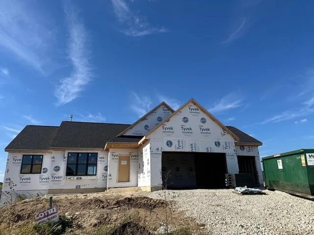 $670,900 | 804 Viewpoint Avenue, Waukesha, WI 53188