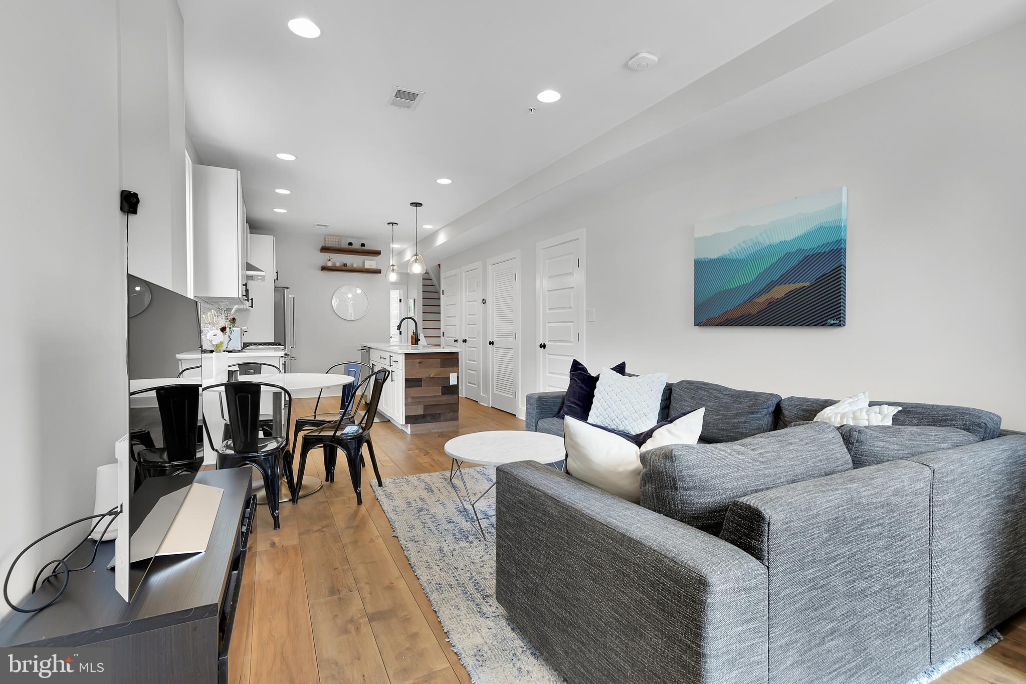 781 Columbia Road Northwest, Unit 1 Washington, DC 20001 - Photo 2 of 15