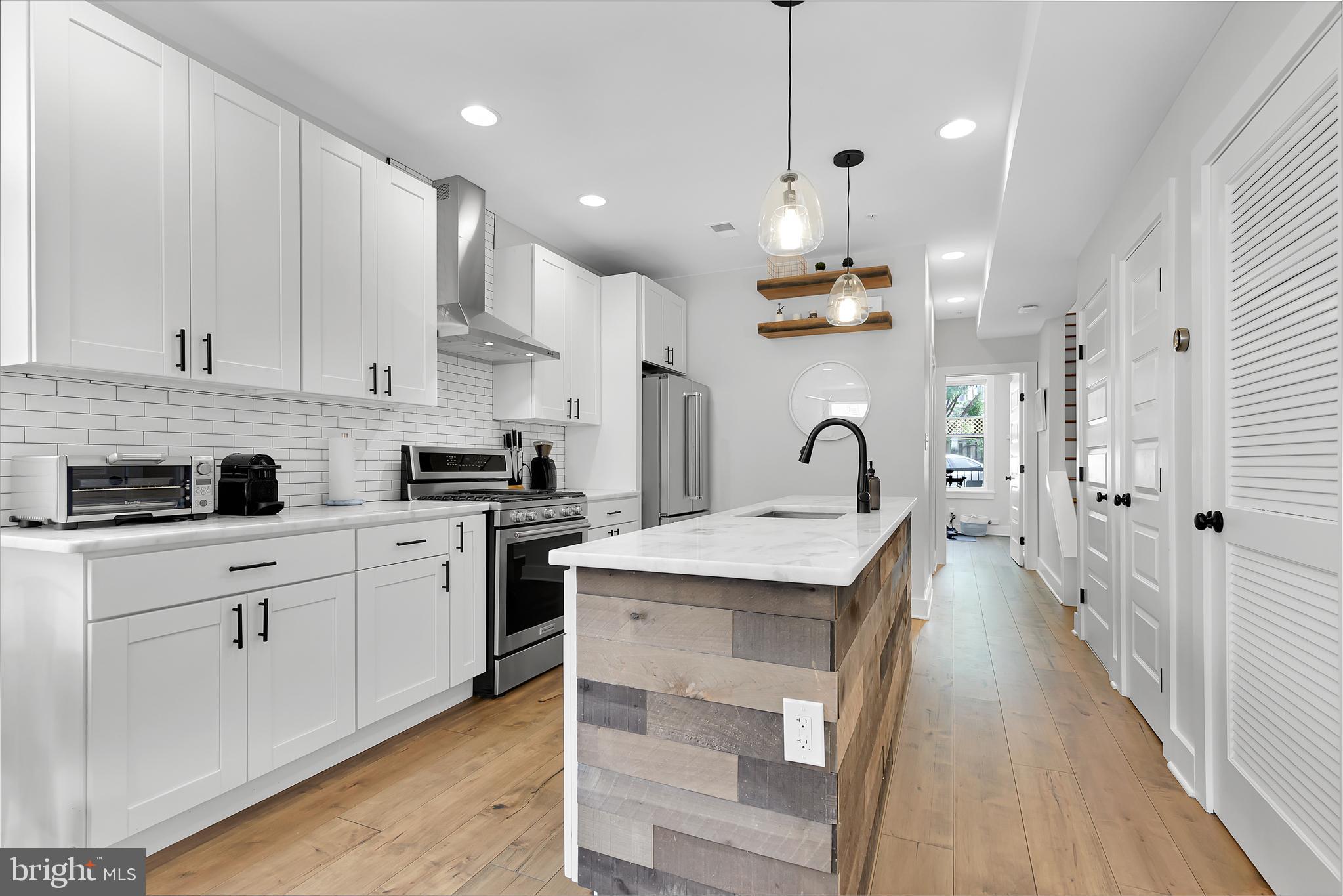 781 Columbia Road Northwest, Unit 1 Washington, DC 20001 - Photo 4 of 15