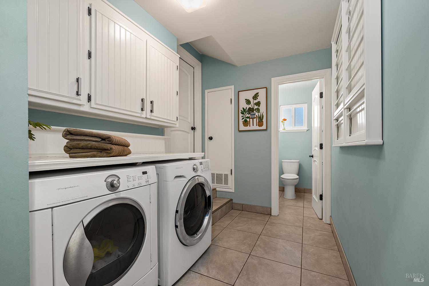 2018 Hidden Valley Drive Santa Rosa, CA 95404 - Photo 18 of 39 Laundry room and 1/2 bath