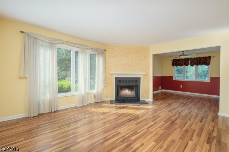 129 Patriots Road Morris Plains, NJ 07950 - Photo 3 of 23