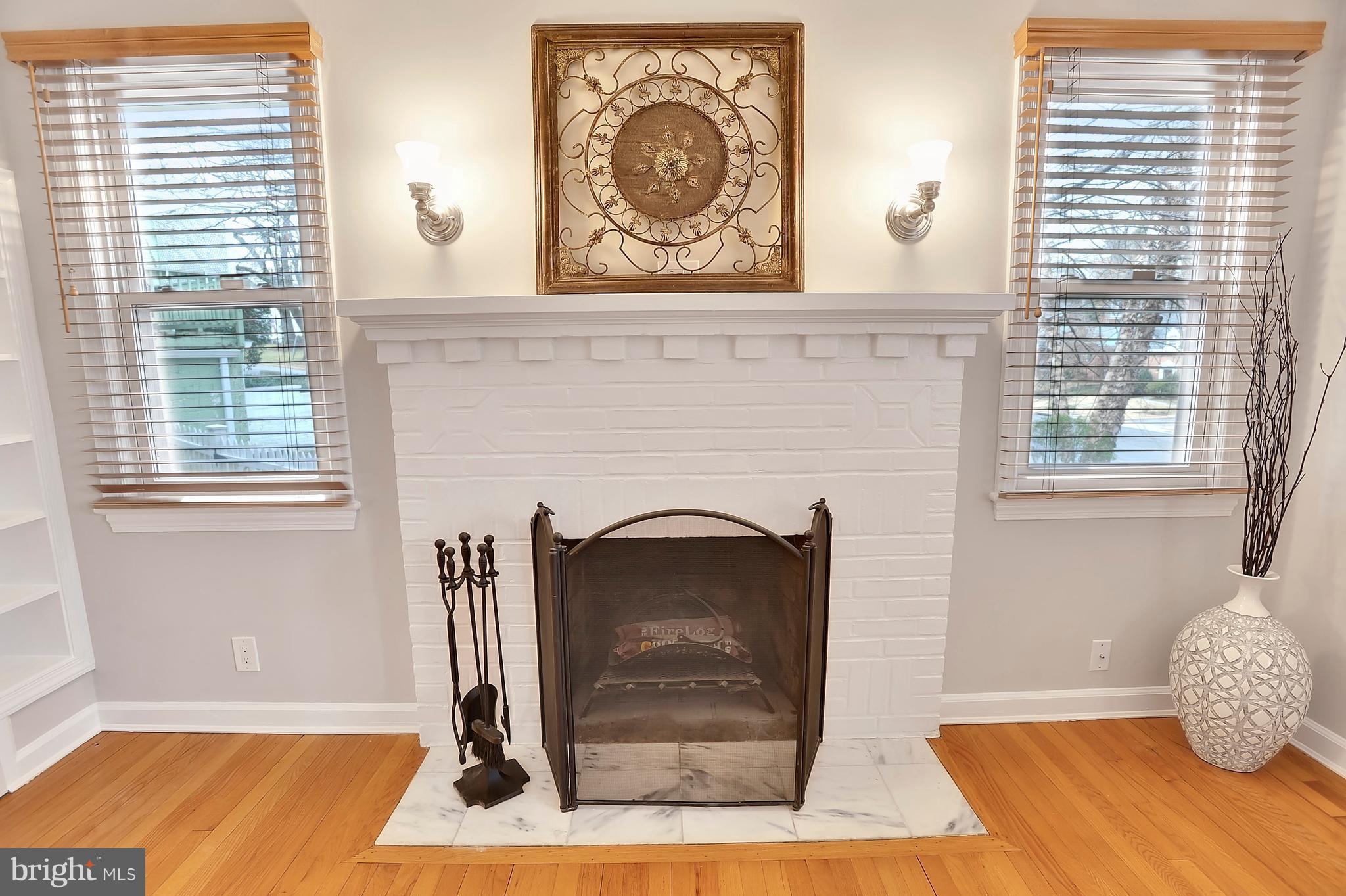 301 Lexington Drive Silver Spring, MD 20901 - Photo 3 of 28 Living Room