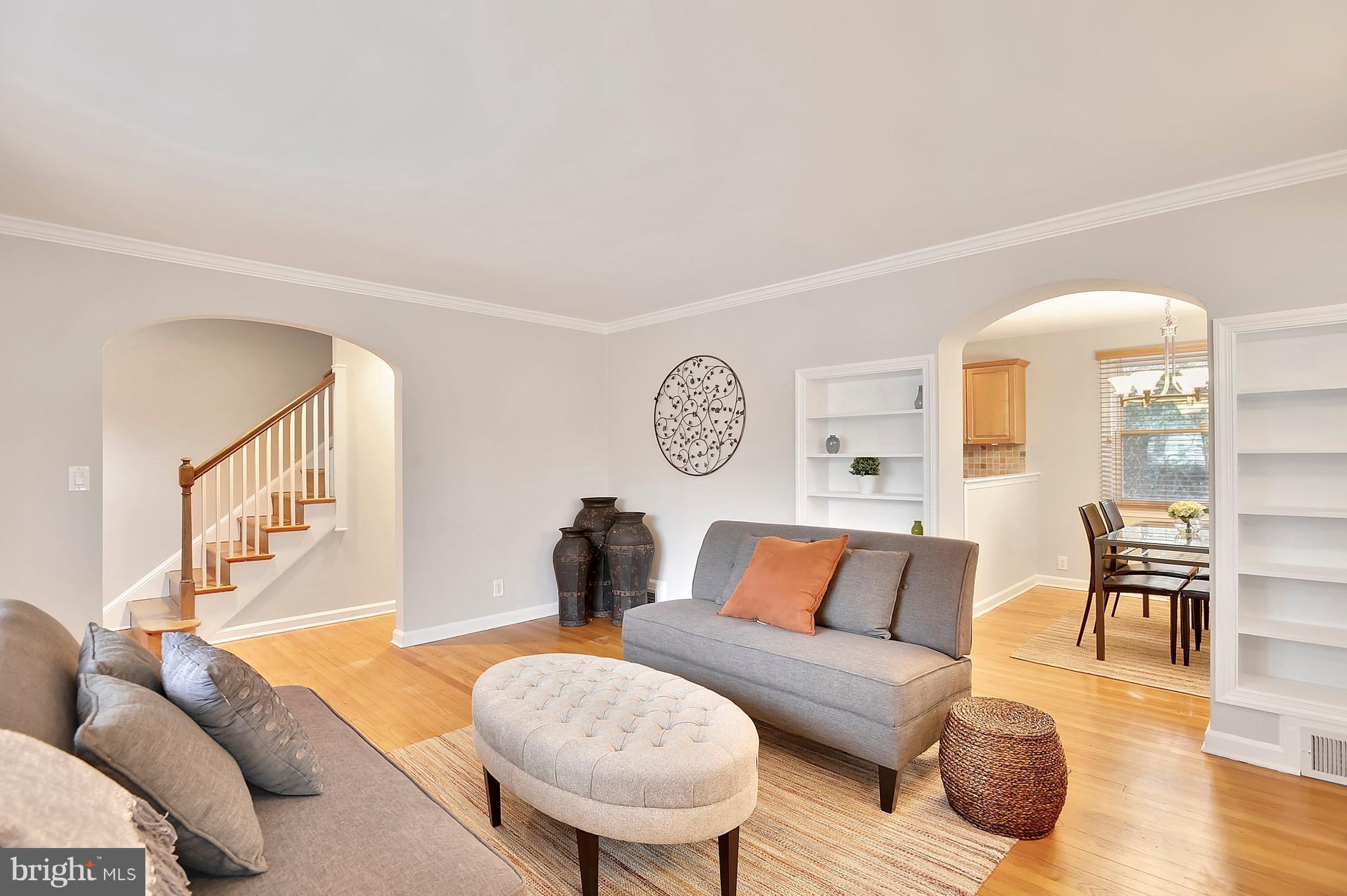 301 Lexington Drive Silver Spring, MD 20901 - Photo 5 of 28 Living Room