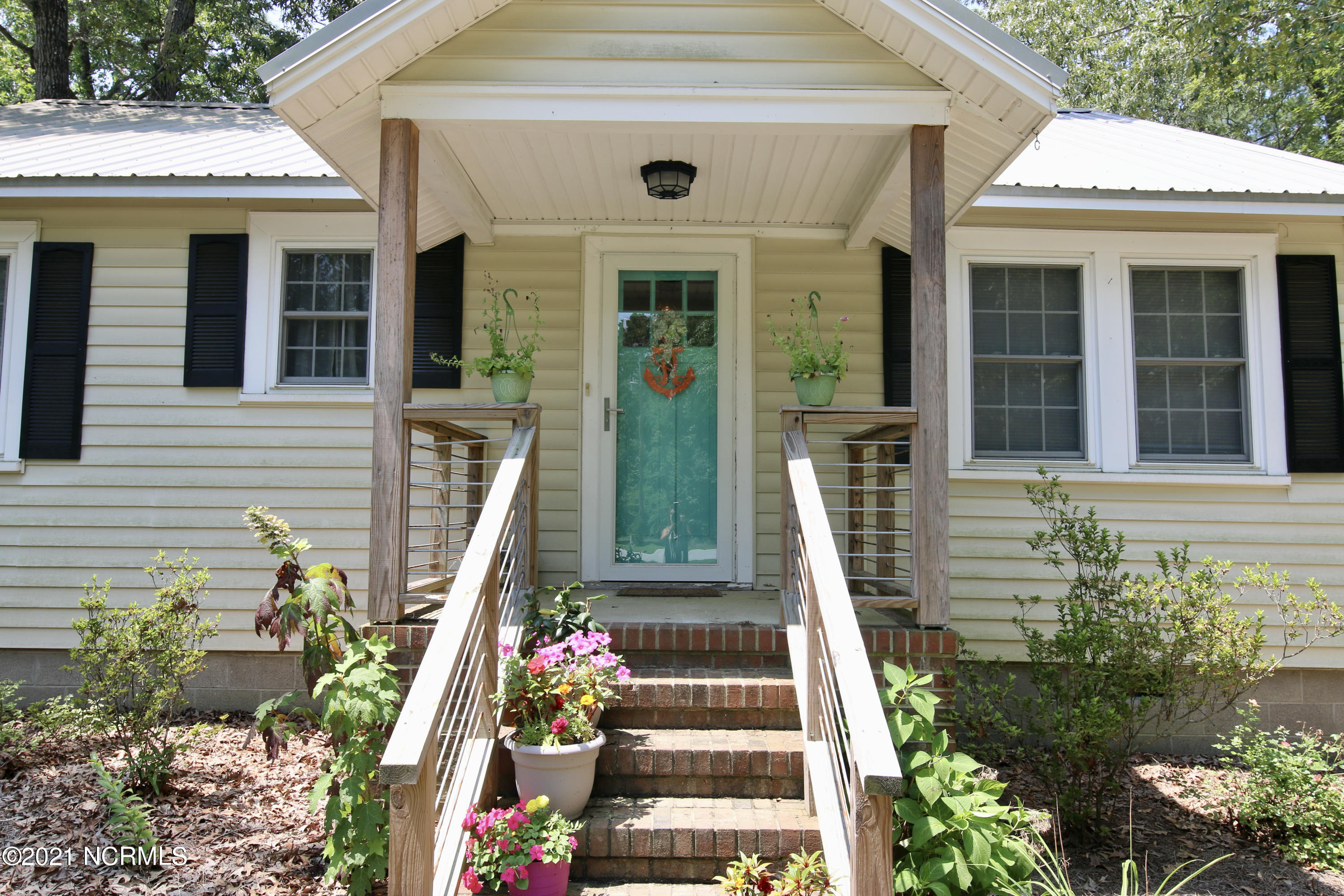 5756 River Road Washington, NC 27889 - Photo 2 of 26 front