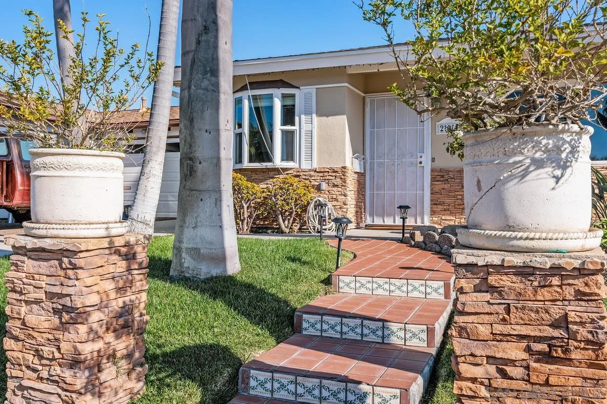 201 Coneflower Street Encinitas, CA 92024 - Photo 4 of 28