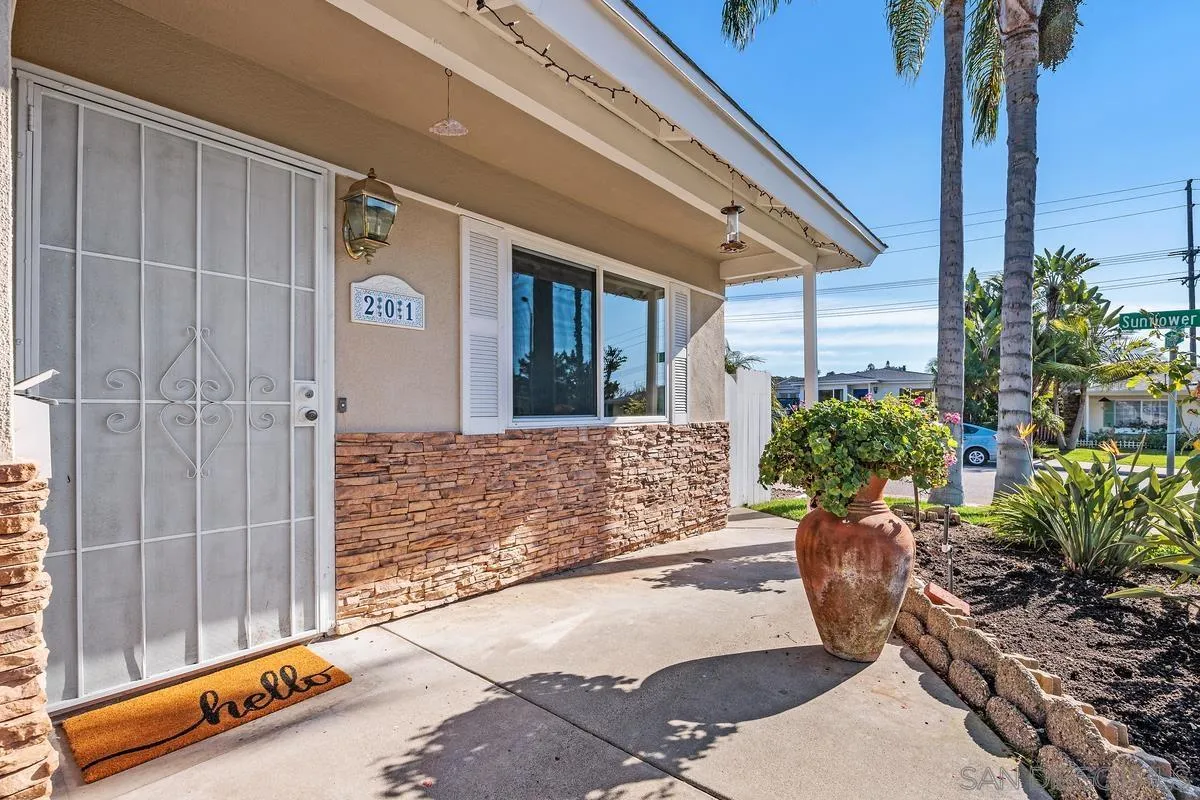 201 Coneflower Street Encinitas, CA 92024 - Photo 5 of 28