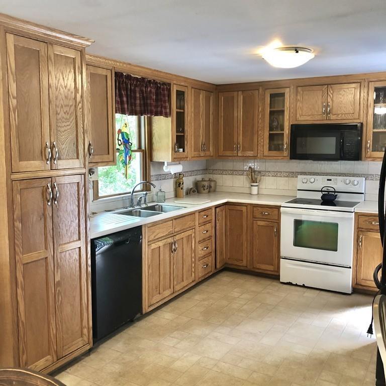 59 Allen Road Berlin, MA 01503 - Photo 8 of 38
