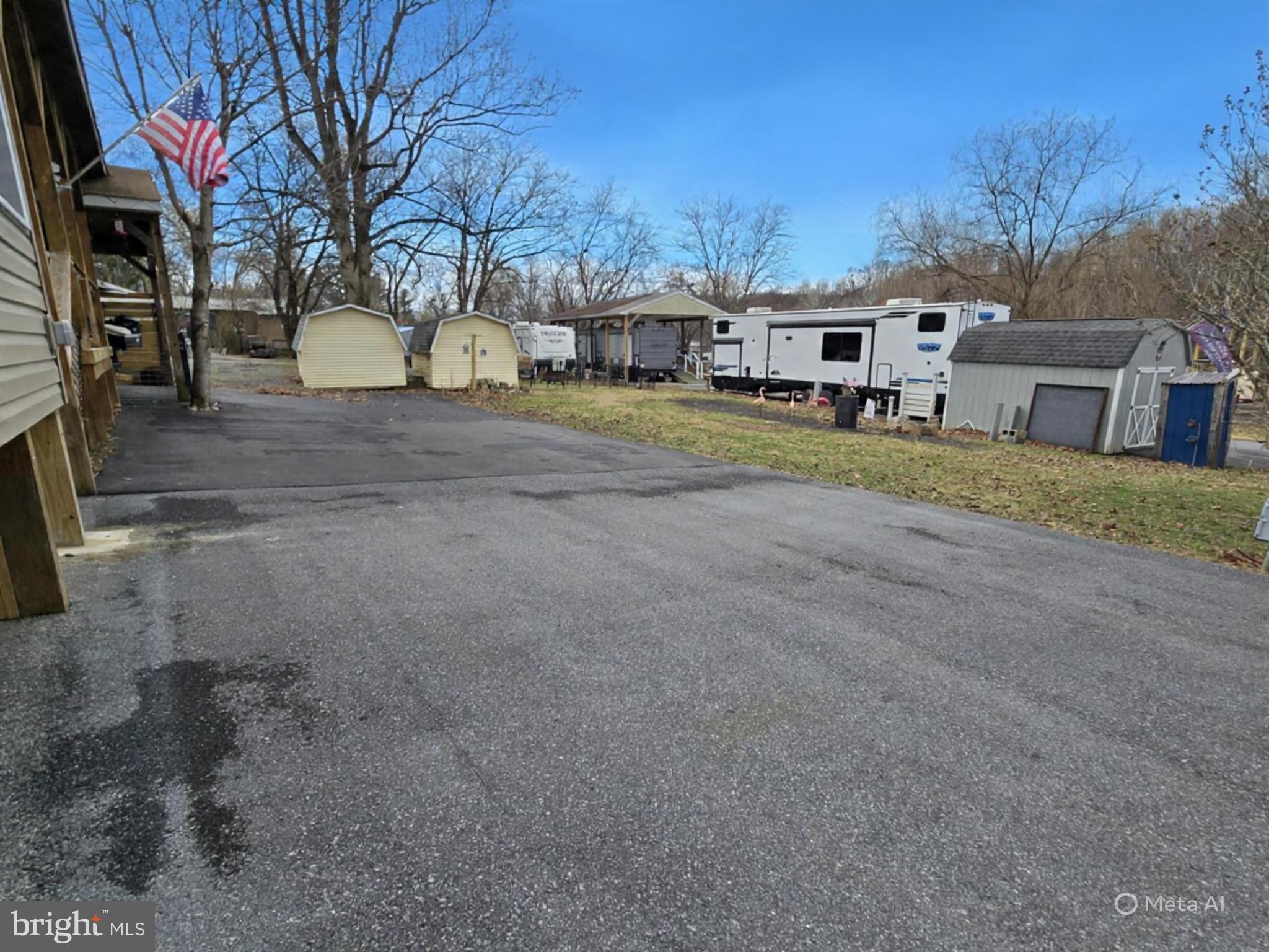 9 Jollywood Road Falling Waters, WV 25419 - Photo 3 of 26