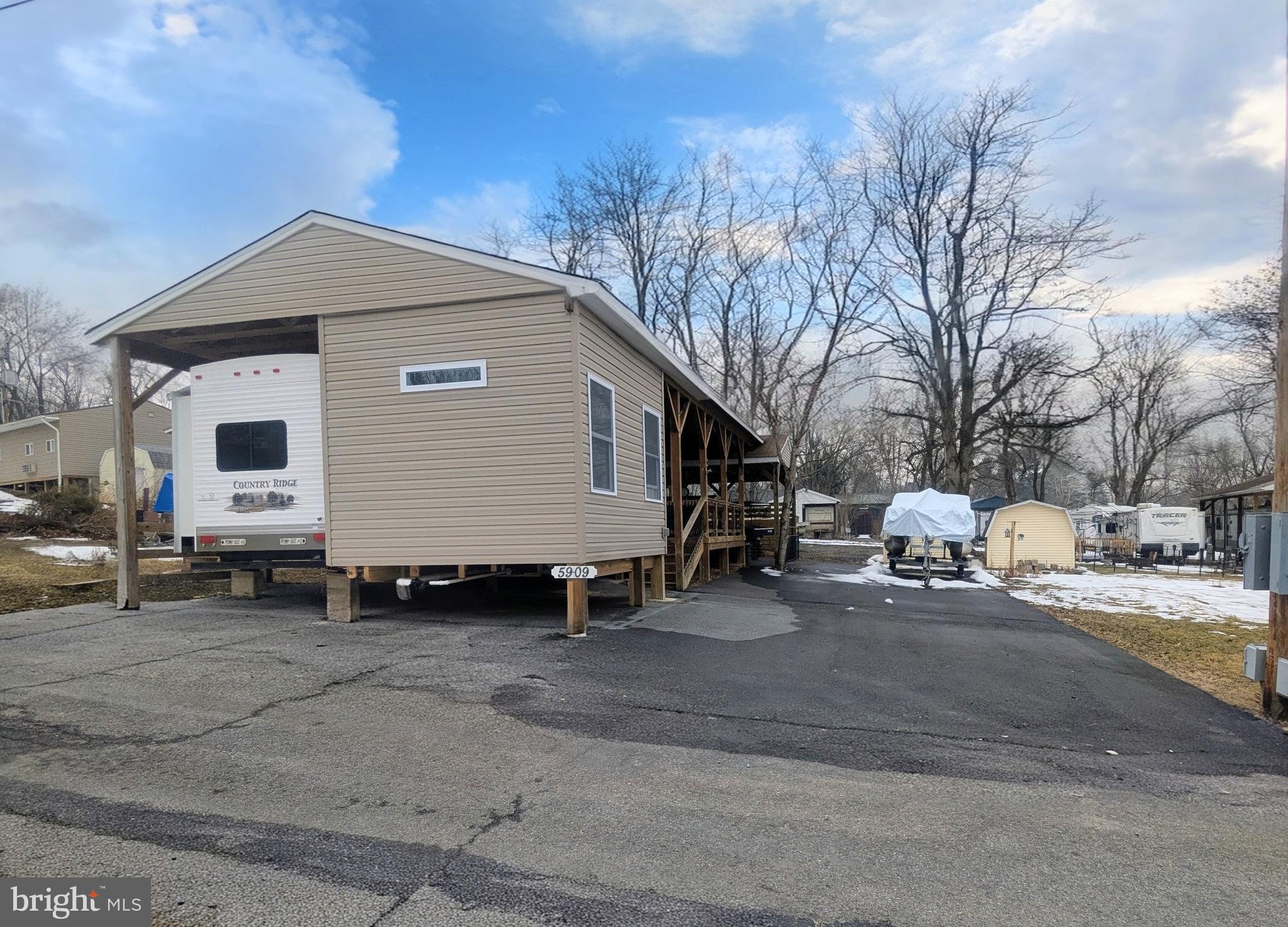 9 Jollywood Road Falling Waters, WV 25419 - Photo 6 of 26