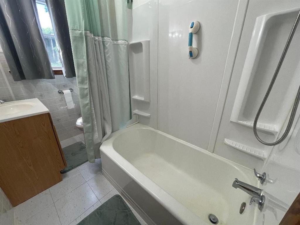 455 Bedford Road West Middlesex, PA 16159 - Photo 11 of 31 Full Bath Main Floor