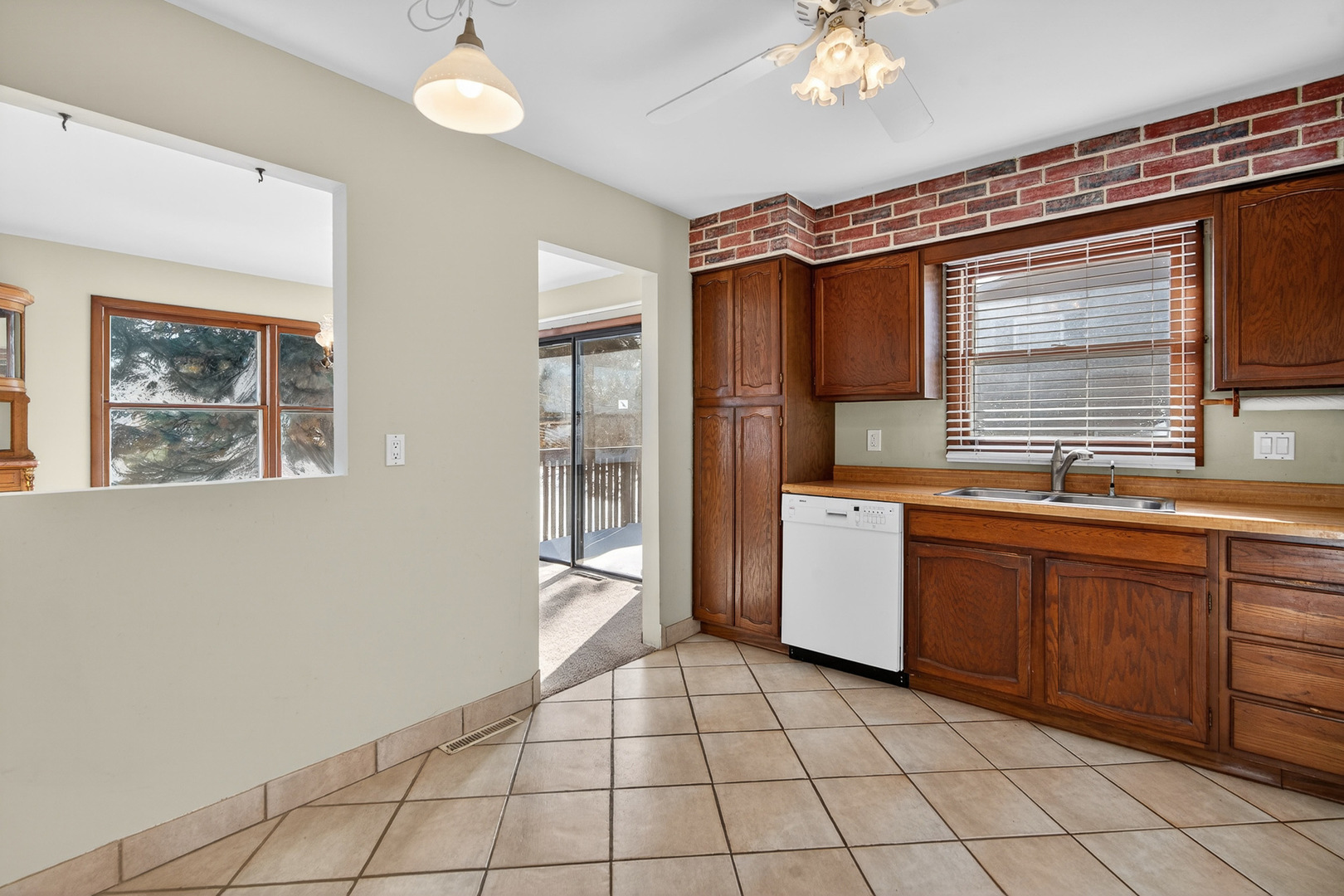 308 Rustic Lane Algonquin, IL 60102 - Photo 13 of 41