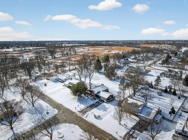 $439,900 | 308 Rustic Lane, Algonquin, IL 60102