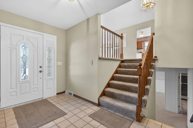 $439,900 | 308 Rustic Lane, Algonquin, IL 60102