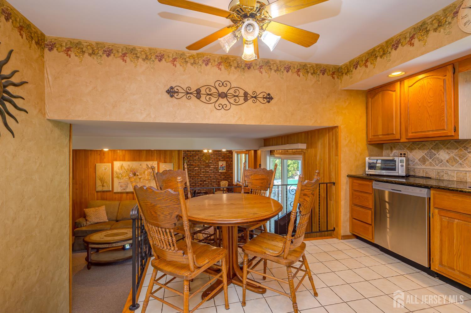 27 Shearn Drive Middlesex, NJ 08846 - Photo 13 of 22