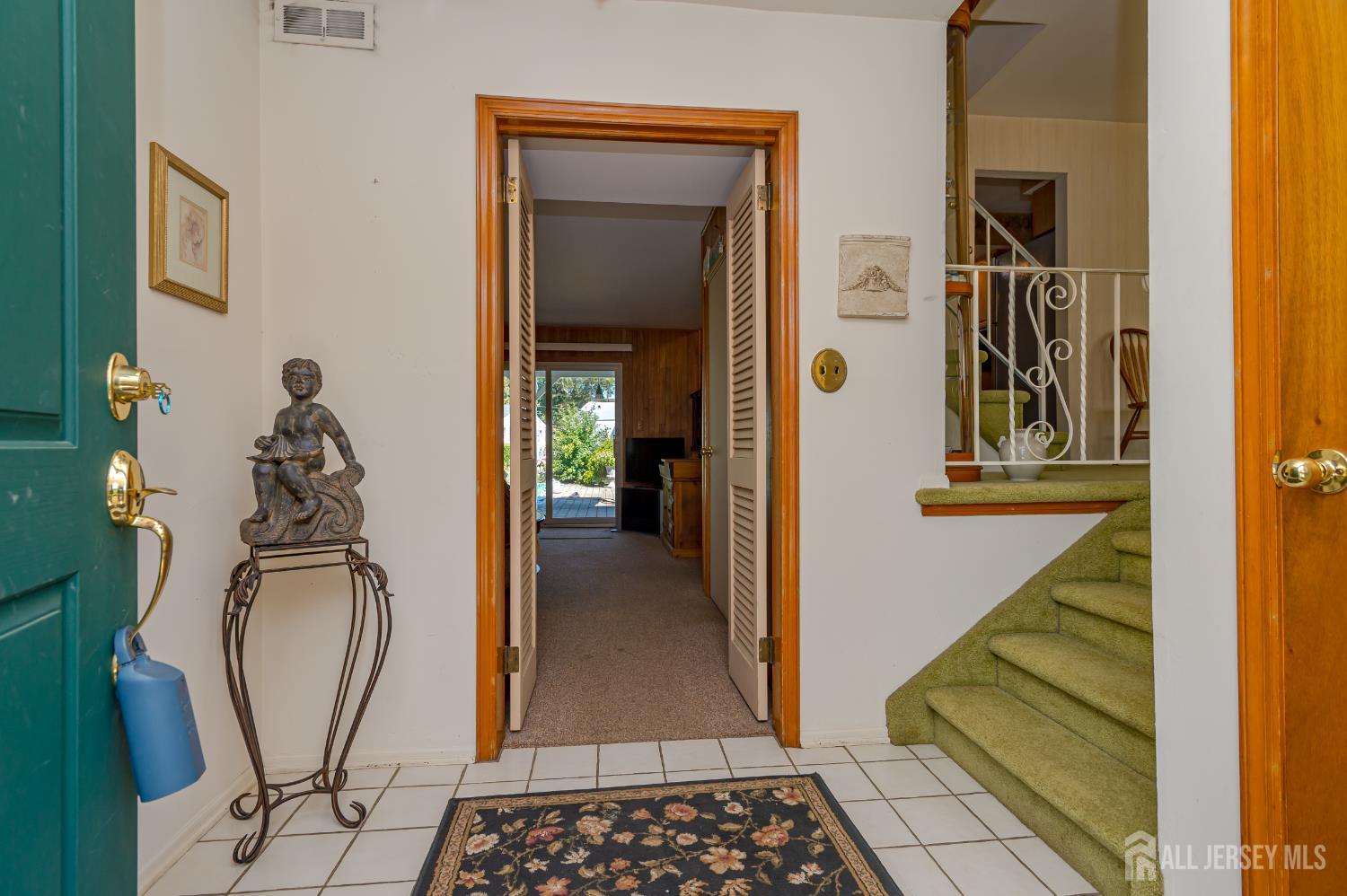 27 Shearn Drive Middlesex, NJ 08846 - Photo 5 of 22