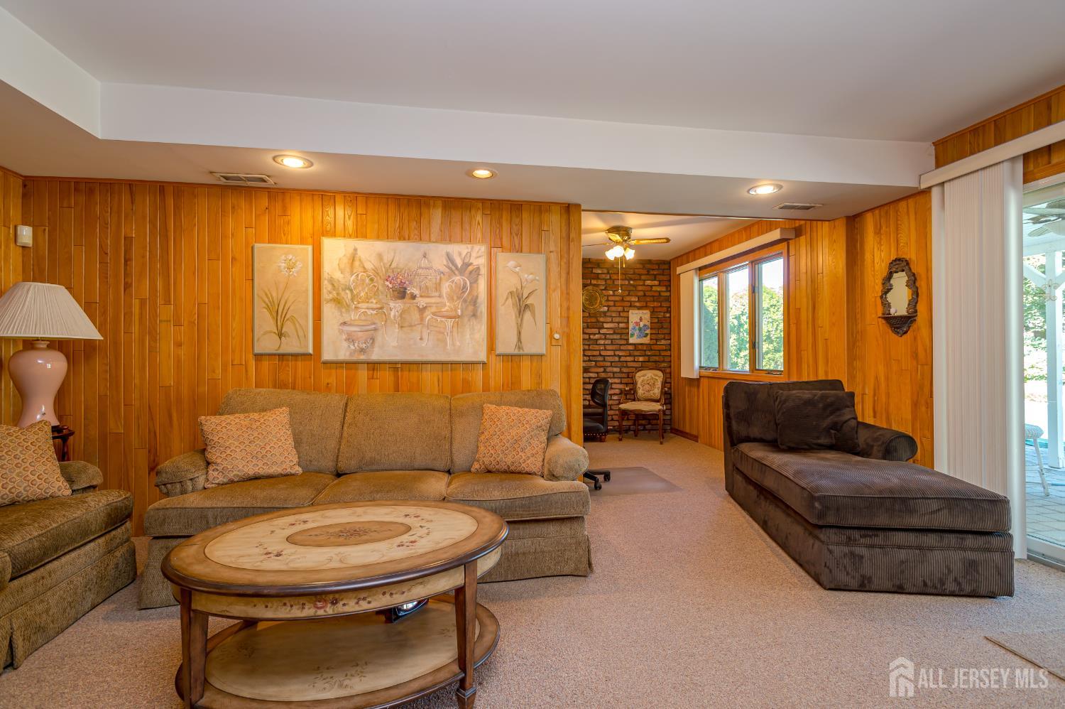 27 Shearn Drive Middlesex, NJ 08846 - Photo 8 of 22