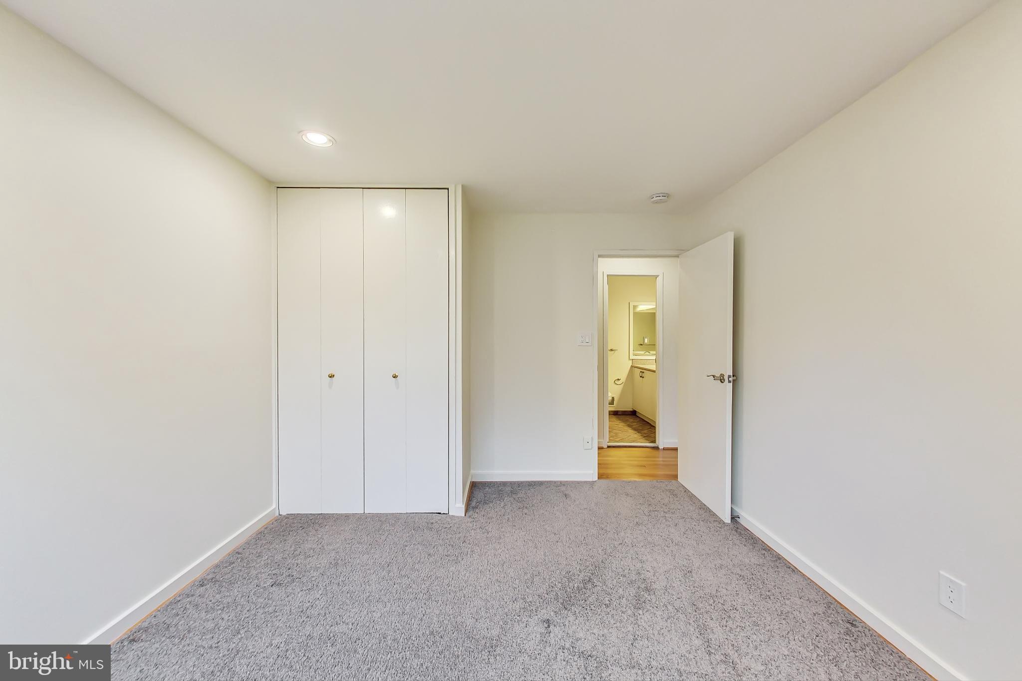 8100 Hamilton Spring Road Bethesda, MD 20817 - Photo 25 of 58