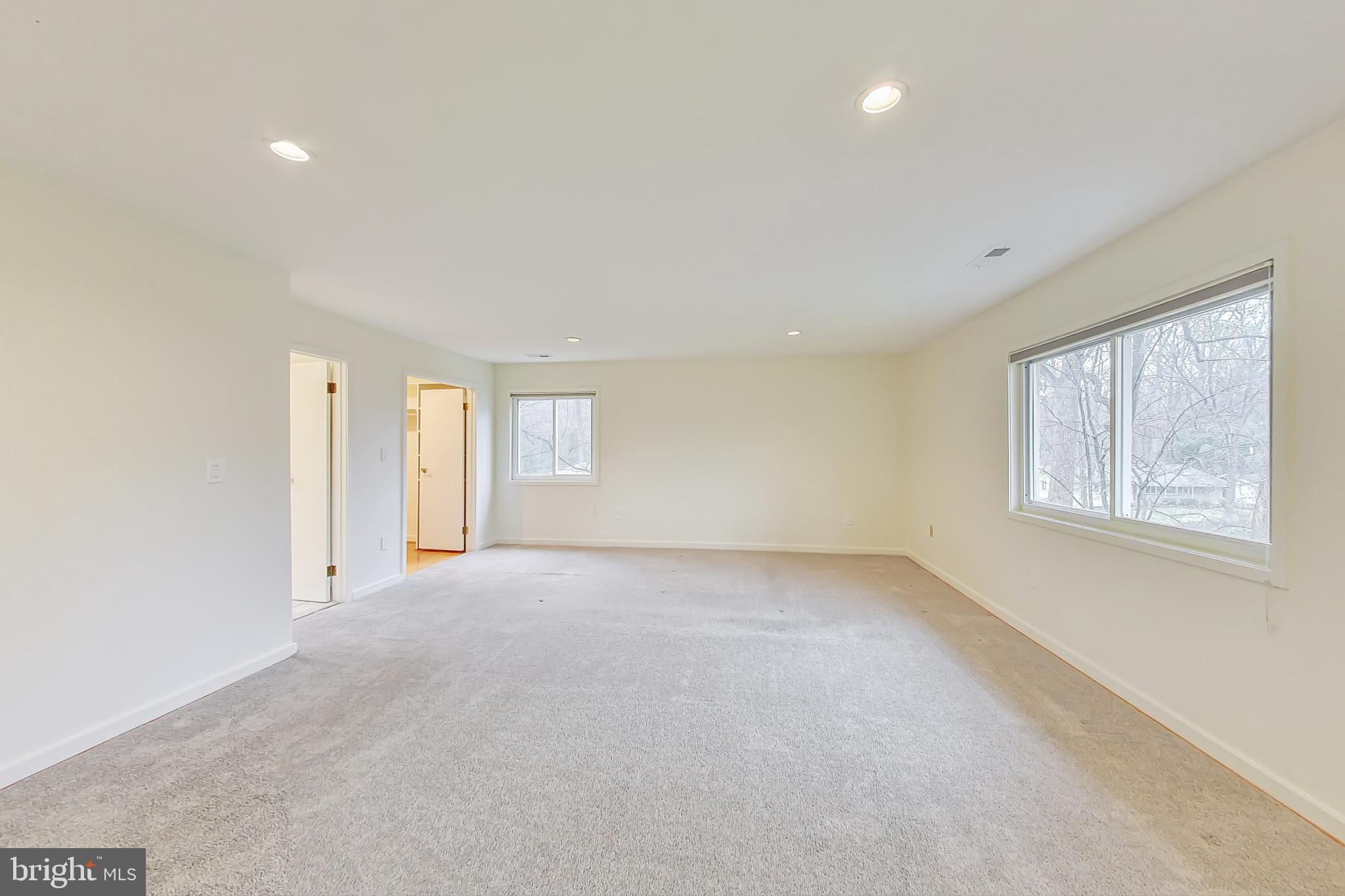 8100 Hamilton Spring Road Bethesda, MD 20817 - Photo 32 of 58