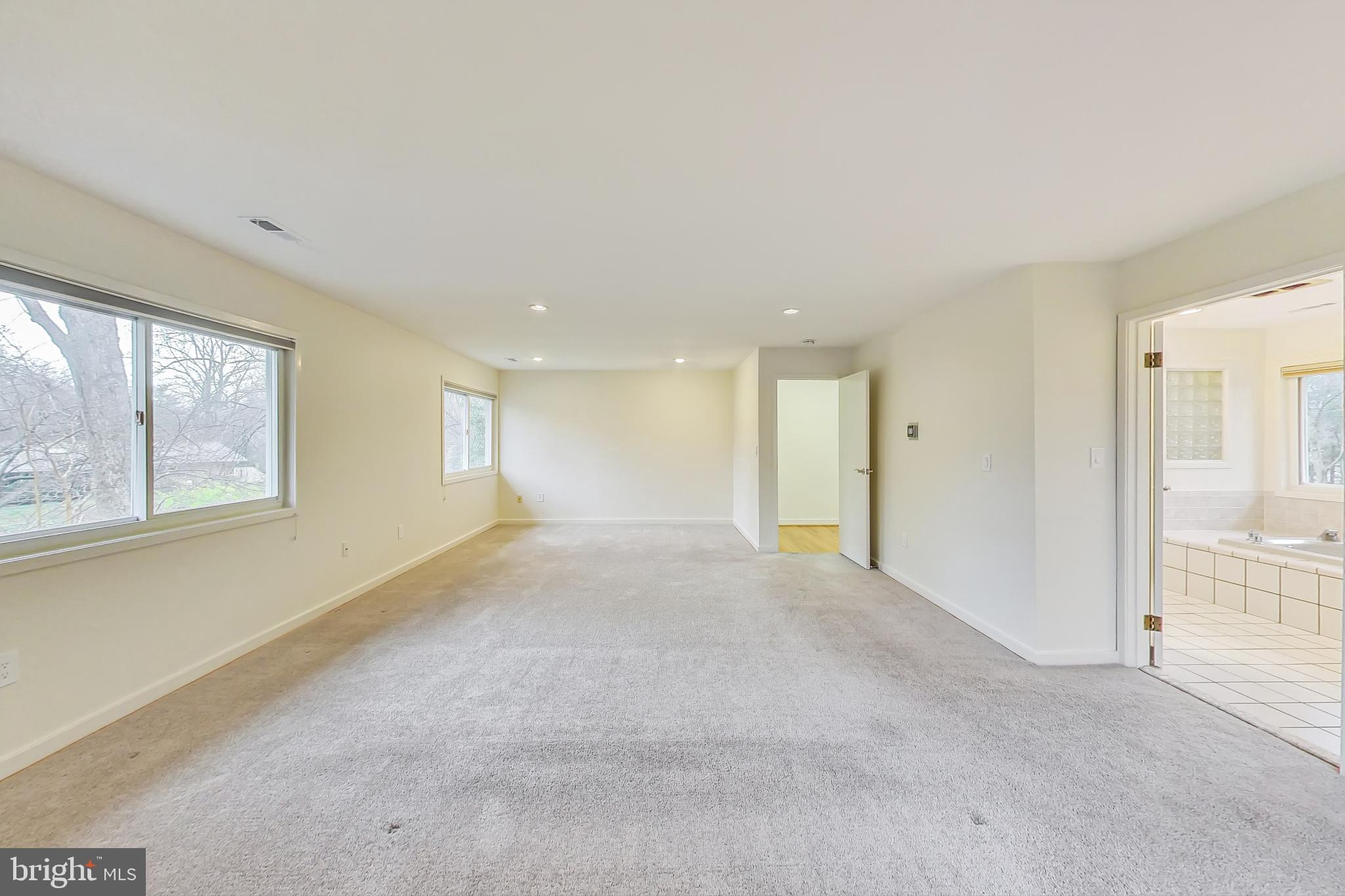 8100 Hamilton Spring Road Bethesda, MD 20817 - Photo 33 of 58