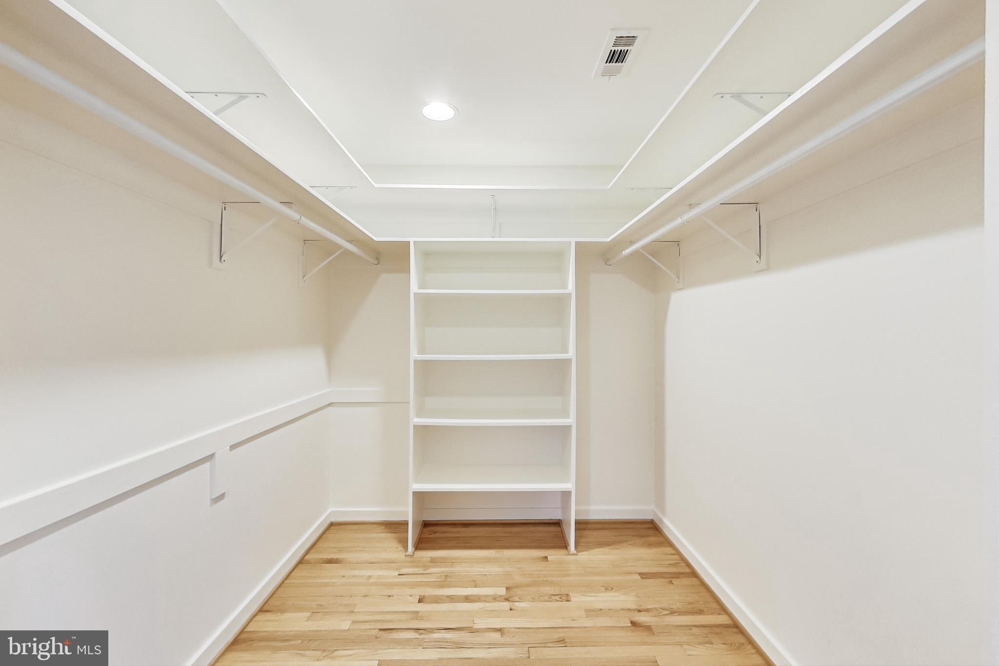 8100 Hamilton Spring Road Bethesda, MD 20817 - Photo 34 of 58