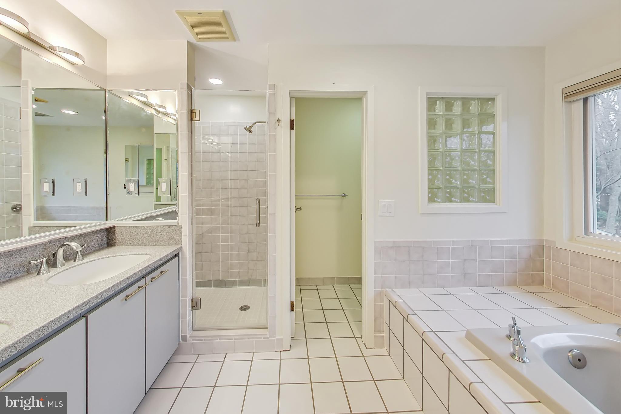 8100 Hamilton Spring Road Bethesda, MD 20817 - Photo 36 of 58