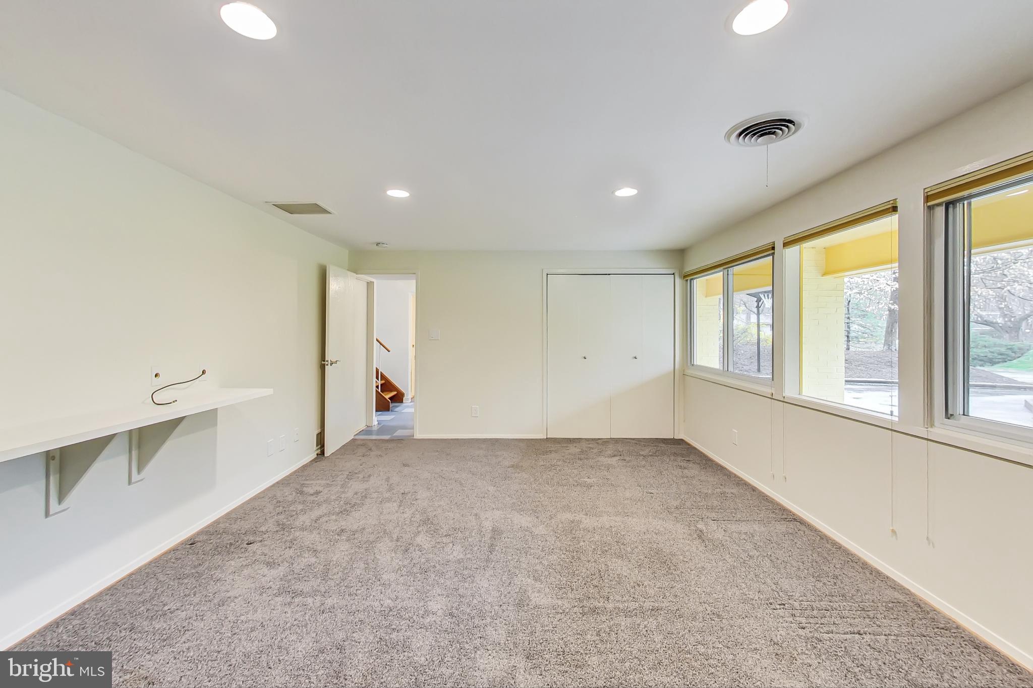 8100 Hamilton Spring Road Bethesda, MD 20817 - Photo 40 of 58