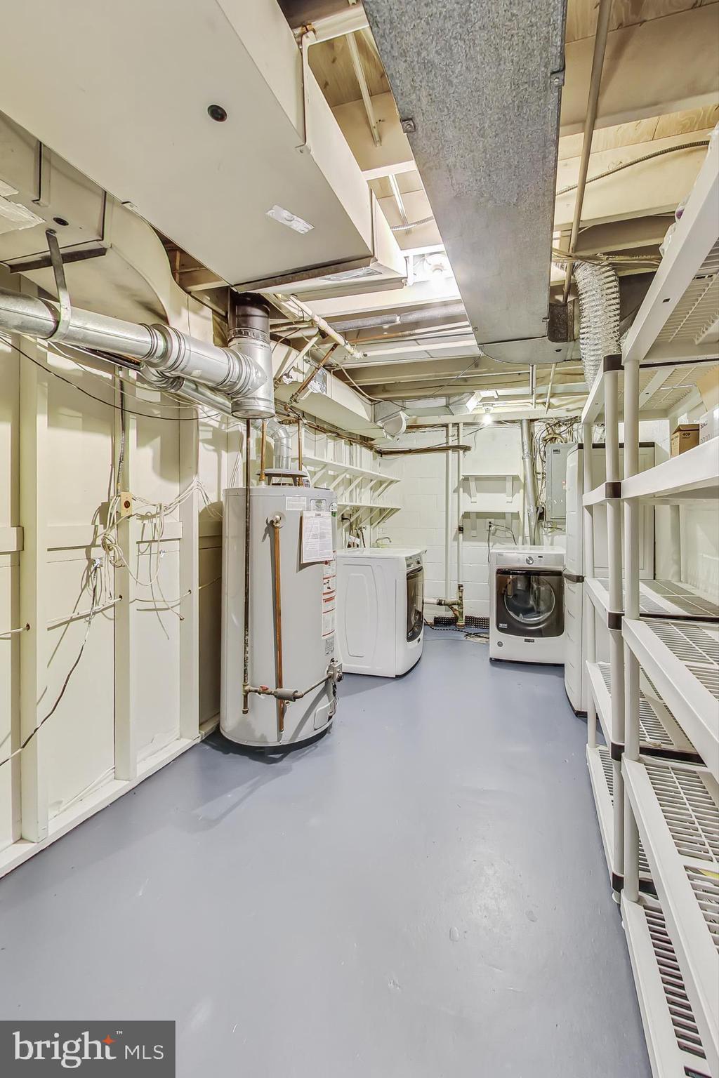 8100 Hamilton Spring Road Bethesda, MD 20817 - Photo 47 of 58