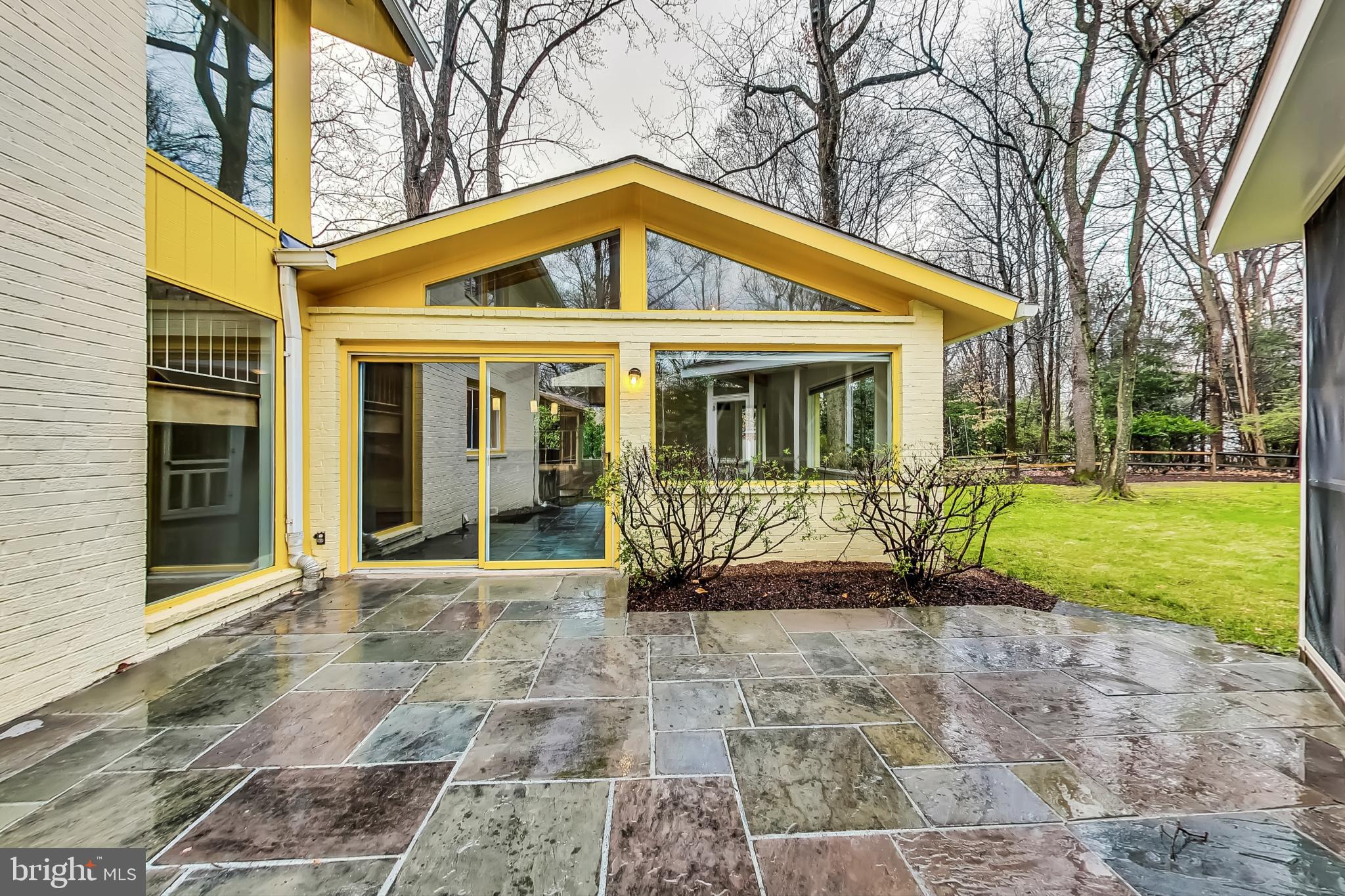 8100 Hamilton Spring Road Bethesda, MD 20817 - Photo 52 of 58