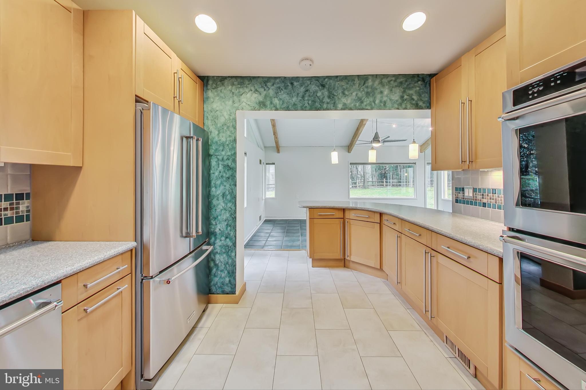 8100 Hamilton Spring Road Bethesda, MD 20817 - Photo 10 of 58