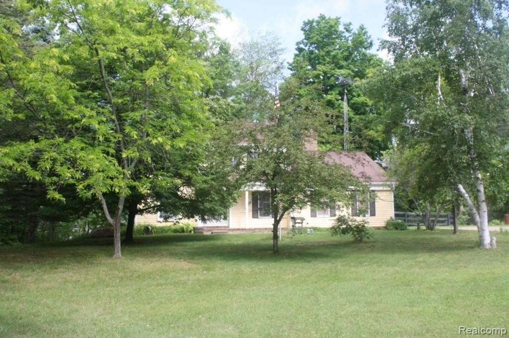 1465 Dockham Road Columbiaville, MI 48421 - Photo 2 of 33