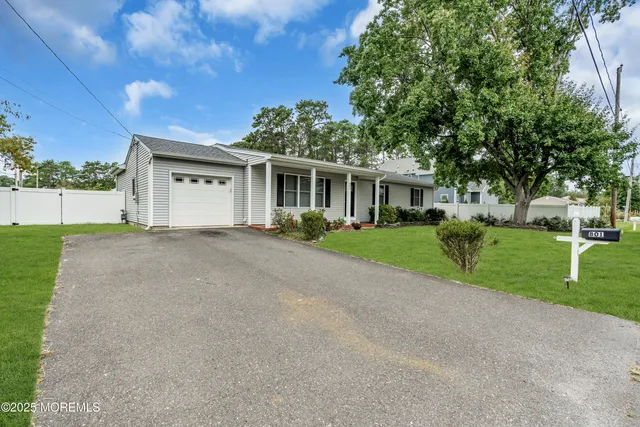 $563,999 | 801 Middlesex Street, Toms River, NJ 08757