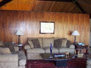 30 Indian Road San Rafael, CA 94903 - Photo 4 of 8 a living room with furniture and a lamp