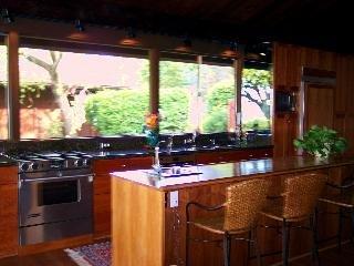30 Indian Road San Rafael, CA 94903 - Photo 5 of 8 a kitchen with table and chairs
