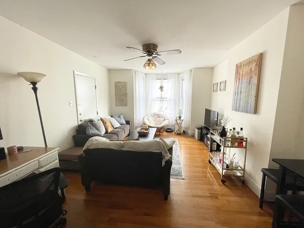 $3,500 | 235 West Fifth Street, Unit 1, Boston, MA 02127