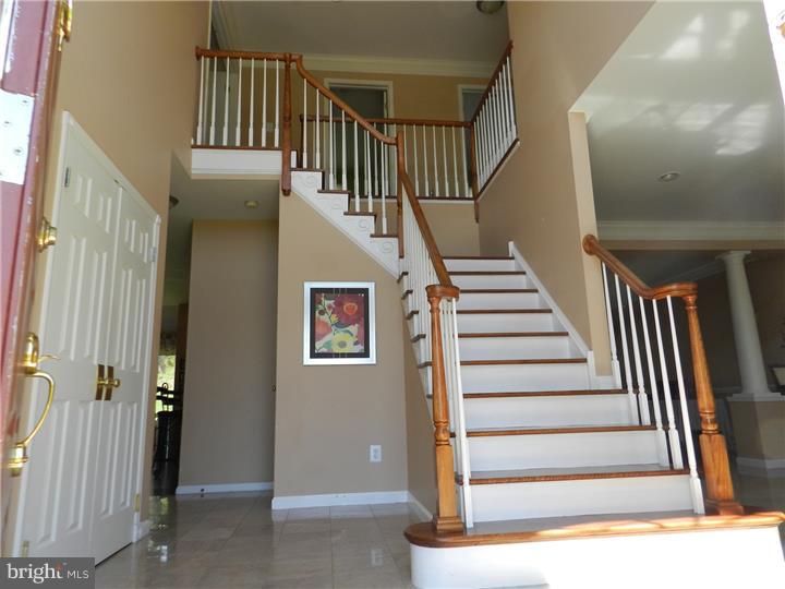 323 Windy Run Road Doylestown, PA 18901 - Photo 2 of 17 Foyer