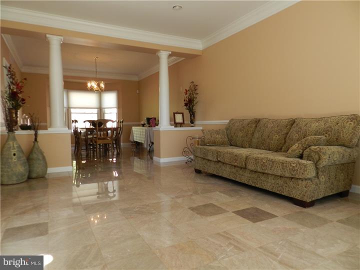 323 Windy Run Road Doylestown, PA 18901 - Photo 8 of 17 Living Room
