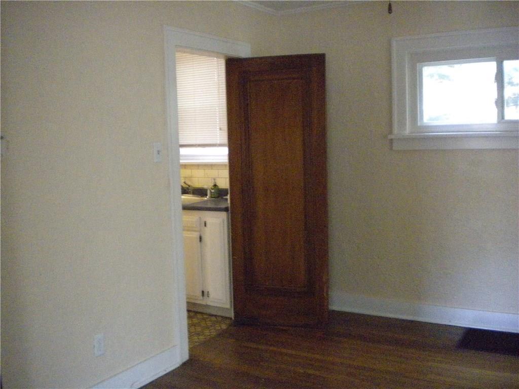 5615 Library Road Bethel Park, PA 15102 - Photo 4 of 25 Gallery Image 4